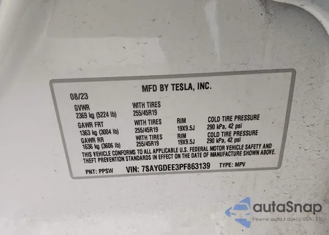 2023 Tesla Model Y Awd/Long Range Dual Motor All-Wheel Drive z USA, uszkodzony, nr VIN 7SAYGDEE3PF863139